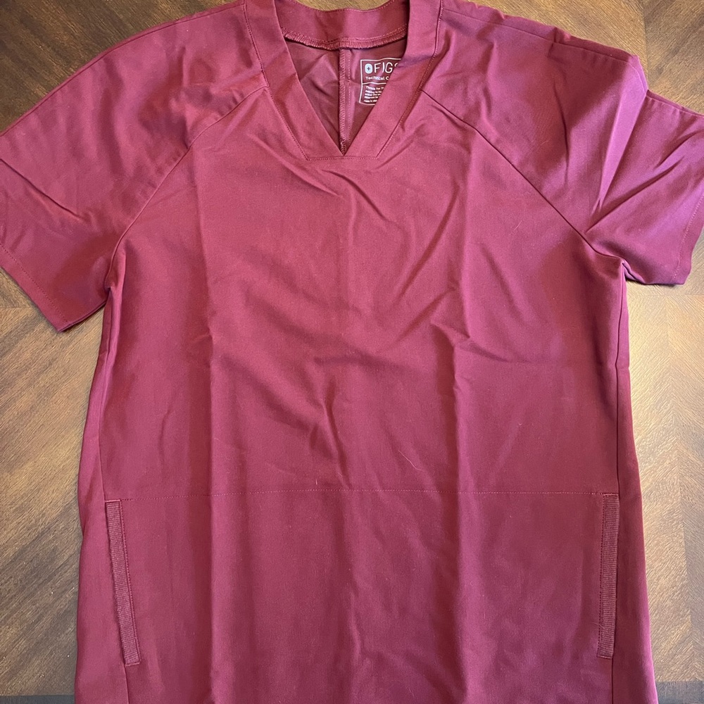 Figs Men’s Cobar scrub top S.